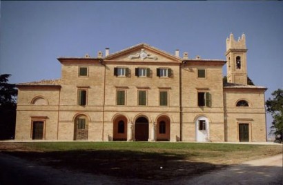 Villa centofinestre