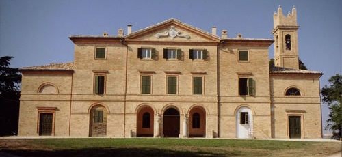 Villa centofinestre