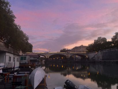 ENJOY YOUR EVENT / WEDDING ON THE RIVER TIBER!