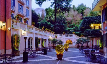 A Secret Garden for a Romantic Dinner