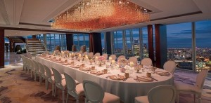 Shangri-La-Hotel-At-The-Shard-London-Ren-dinner-long-table
