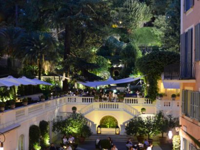 Un Jardin Secret Pour Un Dîner Romantique