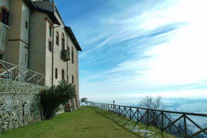 Un chateau avec sa vue incroyable sur la montagne !