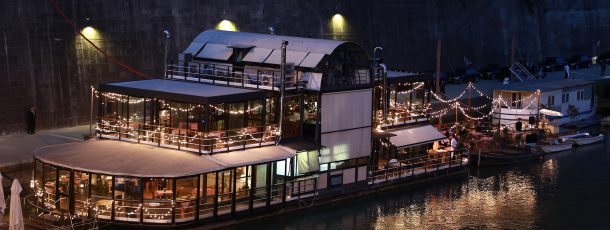 Une destination de mariage au bord de mer à Rome